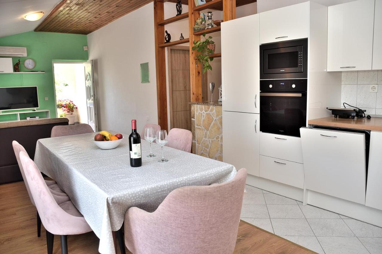 Apartment Leonora Vodice Eksteriør billede