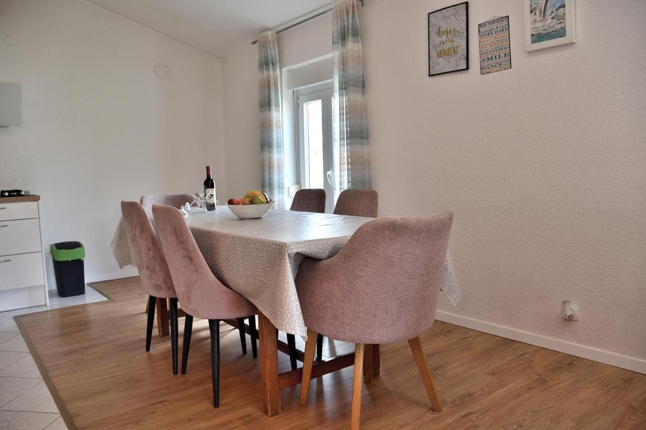 Apartment Leonora Vodice Eksteriør billede